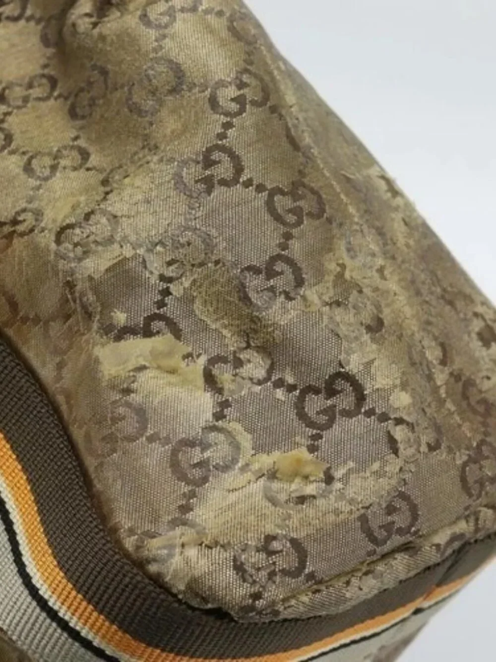 Gucci brand	gucci color	beige